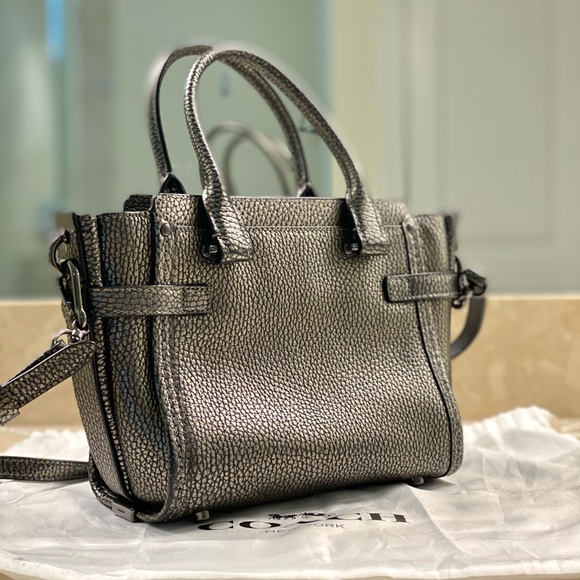 NEW Coach Swagger Bag - Picture 2 of 5